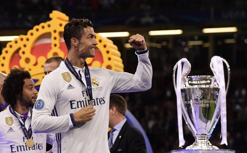 状态不佳！爱德华兹11中3得到15分5失误