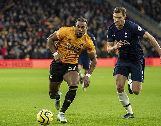 FIFA官方：C罗因直红被禁赛3场，剩余两场被缓期一年执行