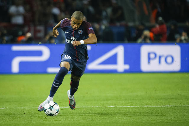 奥运冠军、世界冠军助力羽毛球公益活动